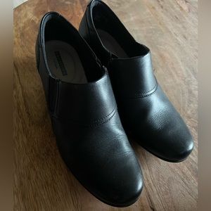 Clarks Black Bootie Size 7.5